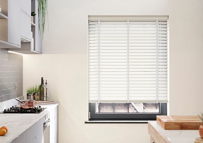 Shino Deluxe, Chalkstone - Motorised Venetian Blind - Image 3